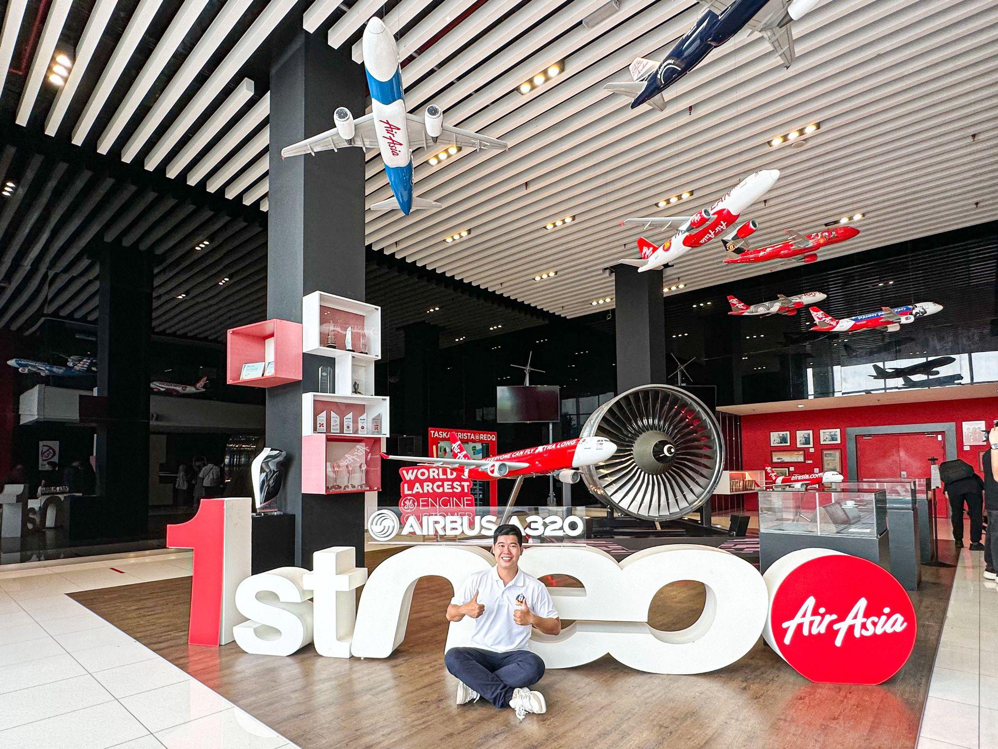 AirAsia “flex nhẹ” văn phòng triệu đô
