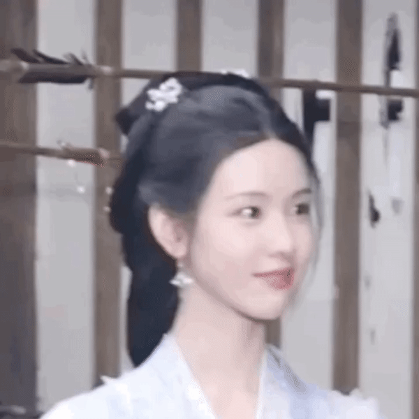 Trần Đô Linh có khoảnh khắc dễ thương hết nấc trên phim trường, fan đặt biệt danh &quot;bé thỏ trắng&quot; - Ảnh 2.