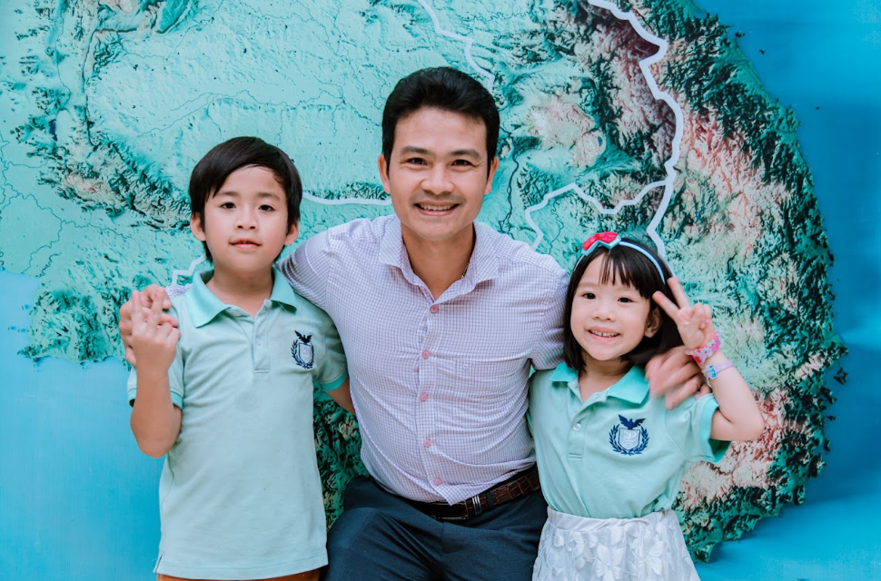 Trường tiểu học ở quận Cầu Giấy với cách học Sử độc đáo: Trẻ &quot;thấm&quot; lòng yêu nước từ vô vàn hoạt động thú vị - Ảnh 2.