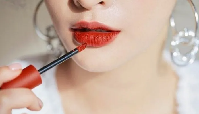 Liệu mẹ bầu có được dùng son môi? - Ảnh 2.