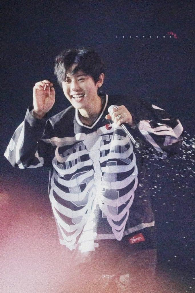 Chanyeol (EXO) visual phát sáng, bày tỏ &quot;Anh nhớ em nhiều&quot; khiến fan Việt ôm tim! - Ảnh 10.