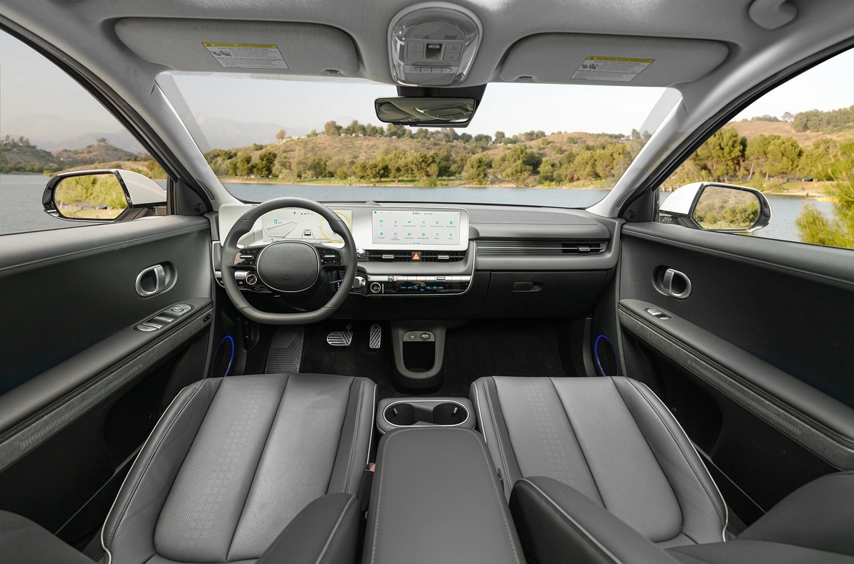Xe điện có sức hút quá lớn, Hyundai Ioniq 5 đang dẫn đầu bình chọn xe gia đình của BCA 2023 - Ảnh 3. Xe điện có sức hút quá lớn, Hyundai Ioniq 5 đang dẫn đầu bình chọn xe gia đình của BCA 2023 - Ảnh 3.