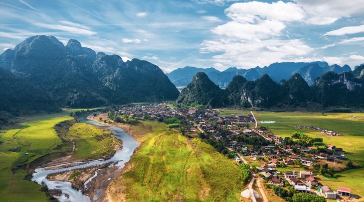 Có gì ở ngôi làng Việt Nam, gần kỳ quan nổi tiếng, vừa được vinh là Làng du lịch tốt nhất thế giới? - Ảnh 1.