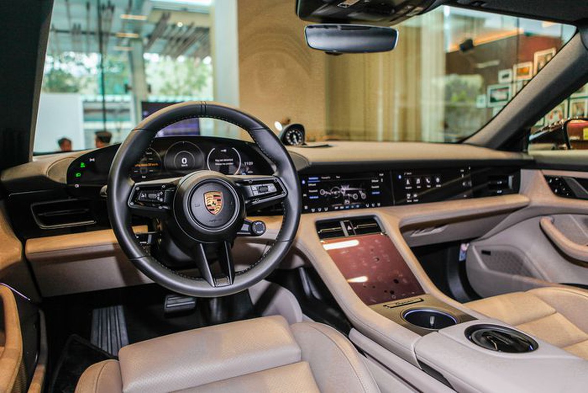 Porsche Taycan dẫn đầu hạng mục "Cảm giác lái ấn tượng xe sang" - Ảnh 3. Porsche Taycan dẫn đầu hạng mục "Cảm giác lái ấn tượng xe sang" - Ảnh 3.