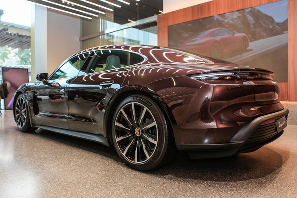 Porsche Taycan dẫn đầu hạng mục "Cảm giác lái ấn tượng xe sang" - Ảnh 5. Porsche Taycan dẫn đầu hạng mục "Cảm giác lái ấn tượng xe sang" - Ảnh 5.