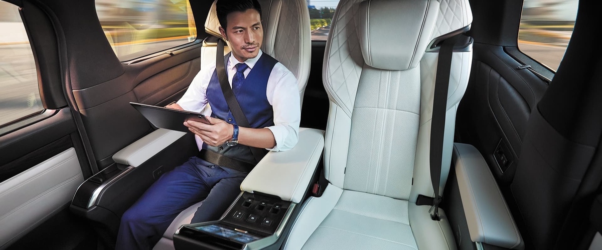 Lexus LM như 'nhà di động sang chảnh' gây ấn tượng tại BCA 2023 - Ảnh 5. Lexus LM như 'nhà di động sang chảnh' gây ấn tượng tại BCA 2023 - Ảnh 5.