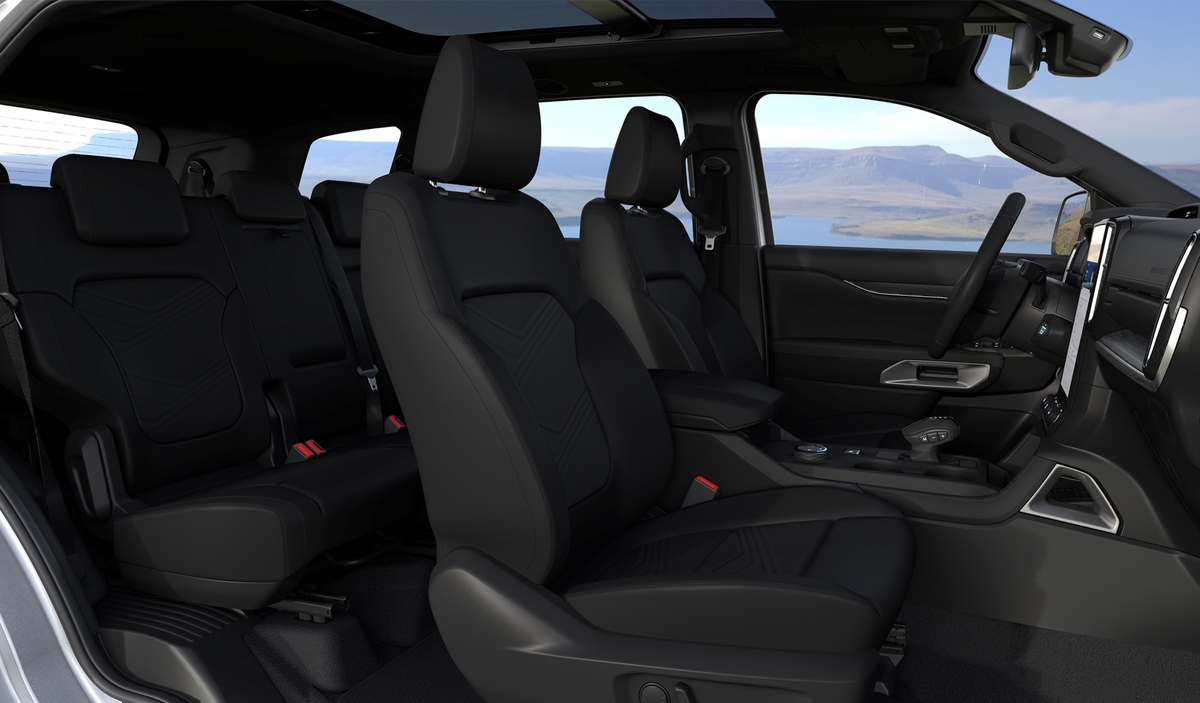 Ford Everest - 'Chiếc SUV toàn diện dành cho gia đình' tại BCA 2023 - Ảnh 4. Ford Everest - 'Chiếc SUV toàn diện dành cho gia đình' tại BCA 2023 - Ảnh 4.