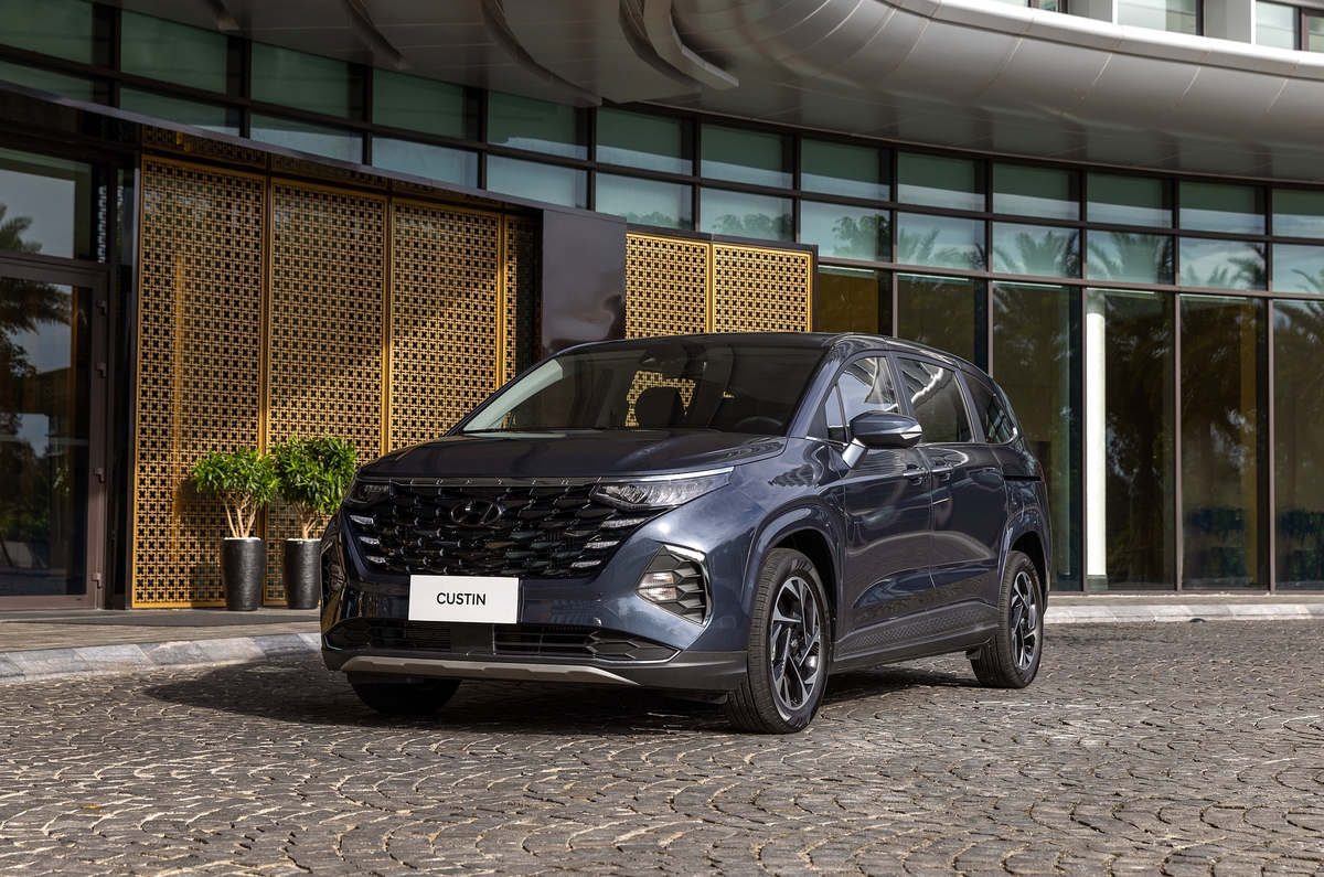 Hyundai Custin 'đủ rộng cho gia đình, nhưng vẫn linh hoạt cho đô thị' - Ảnh 1. Hyundai Custin 'đủ rộng cho gia đình, nhưng vẫn linh hoạt cho đô thị' - Ảnh 1.
