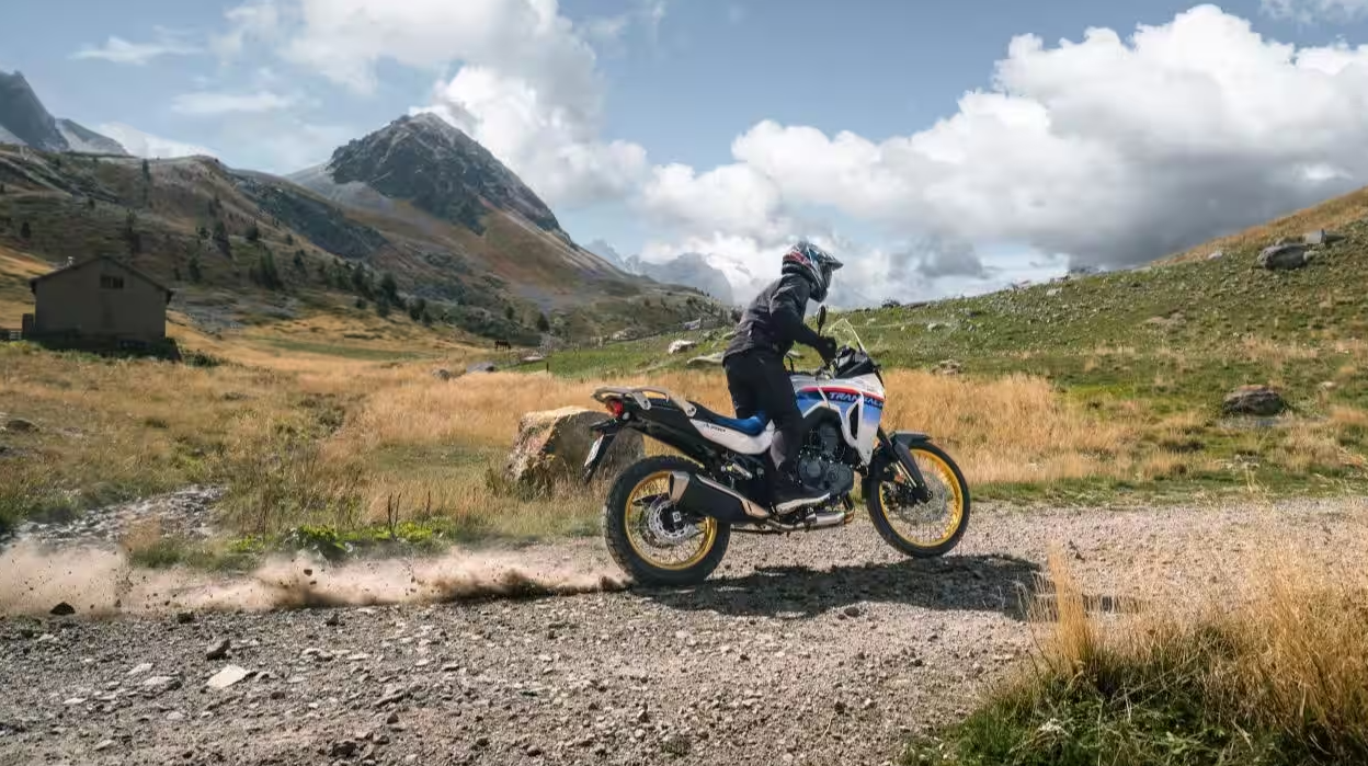 Có giá ngang ngửa xế hộp, chiếc xe đi phượt của Honda có gì hay? - Ảnh 2. Có giá ngang ngửa xế hộp, chiếc xe đi phượt của Honda có gì hay? - Ảnh 2.