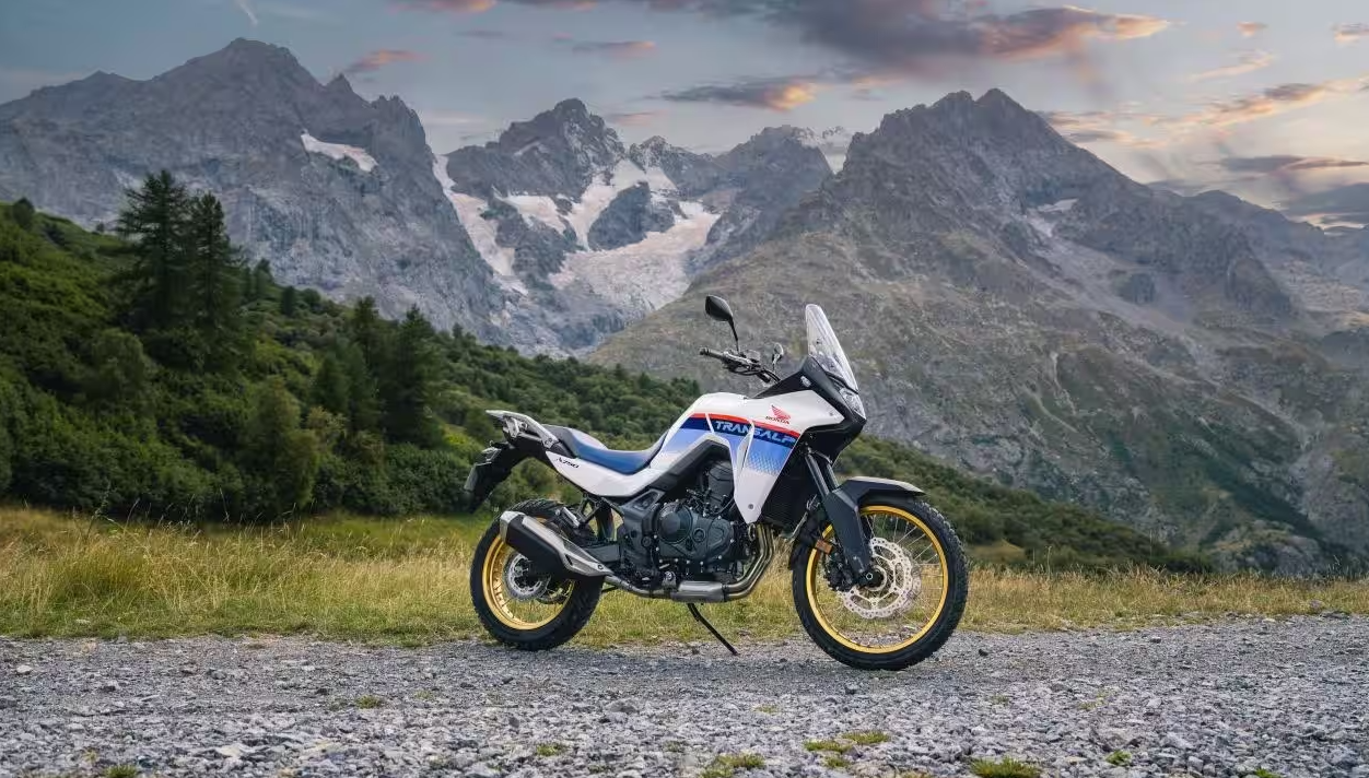 Có giá ngang ngửa xế hộp, chiếc xe đi phượt của Honda có gì hay? - Ảnh 1. Có giá ngang ngửa xế hộp, chiếc xe đi phượt của Honda có gì hay? - Ảnh 1.