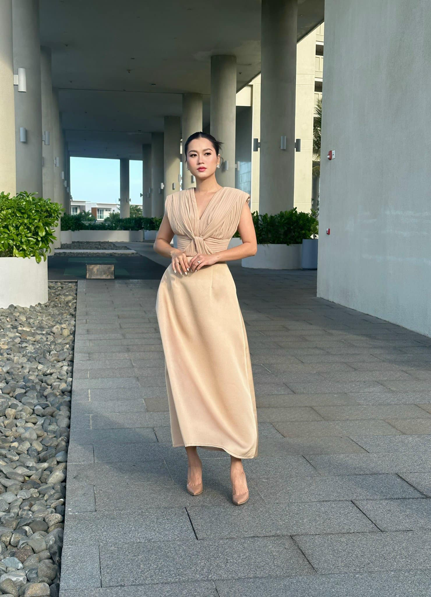 Học sao Việt cách chọn đồ local brand rẻ đẹp đi dự đám cưới- Ảnh 10. Học sao Việt cách chọn đồ local brand rẻ đẹp đi dự đám cưới- Ảnh 10.