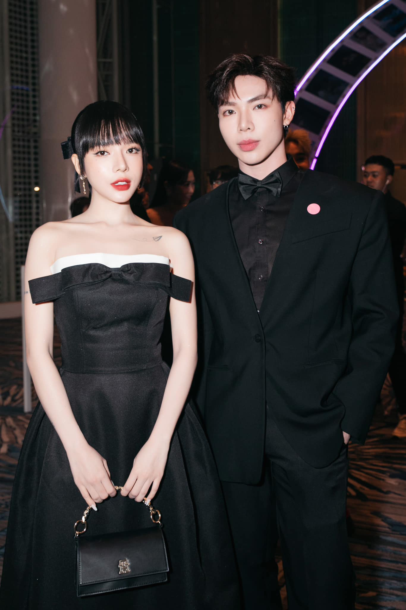 Học sao Việt cách chọn đồ local brand rẻ đẹp đi dự đám cưới- Ảnh 12. Học sao Việt cách chọn đồ local brand rẻ đẹp đi dự đám cưới- Ảnh 12.