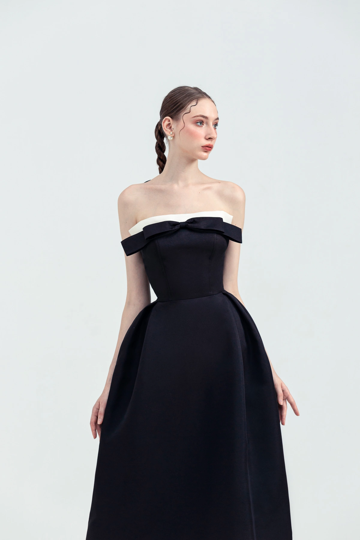 Học sao Việt cách chọn đồ local brand rẻ đẹp đi dự đám cưới- Ảnh 13. Học sao Việt cách chọn đồ local brand rẻ đẹp đi dự đám cưới- Ảnh 13.