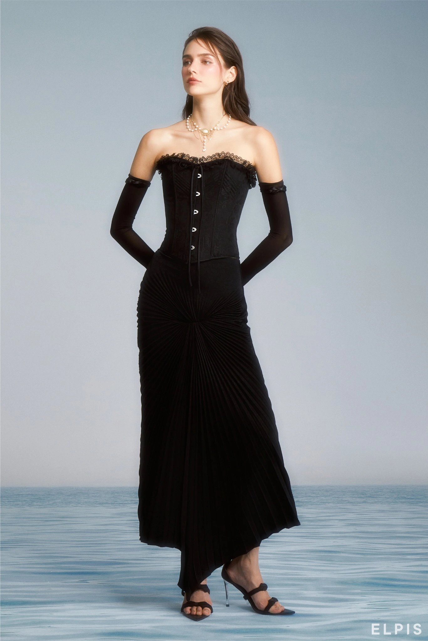 Học sao Việt cách chọn đồ local brand rẻ đẹp đi dự đám cưới- Ảnh 19. Học sao Việt cách chọn đồ local brand rẻ đẹp đi dự đám cưới- Ảnh 19.