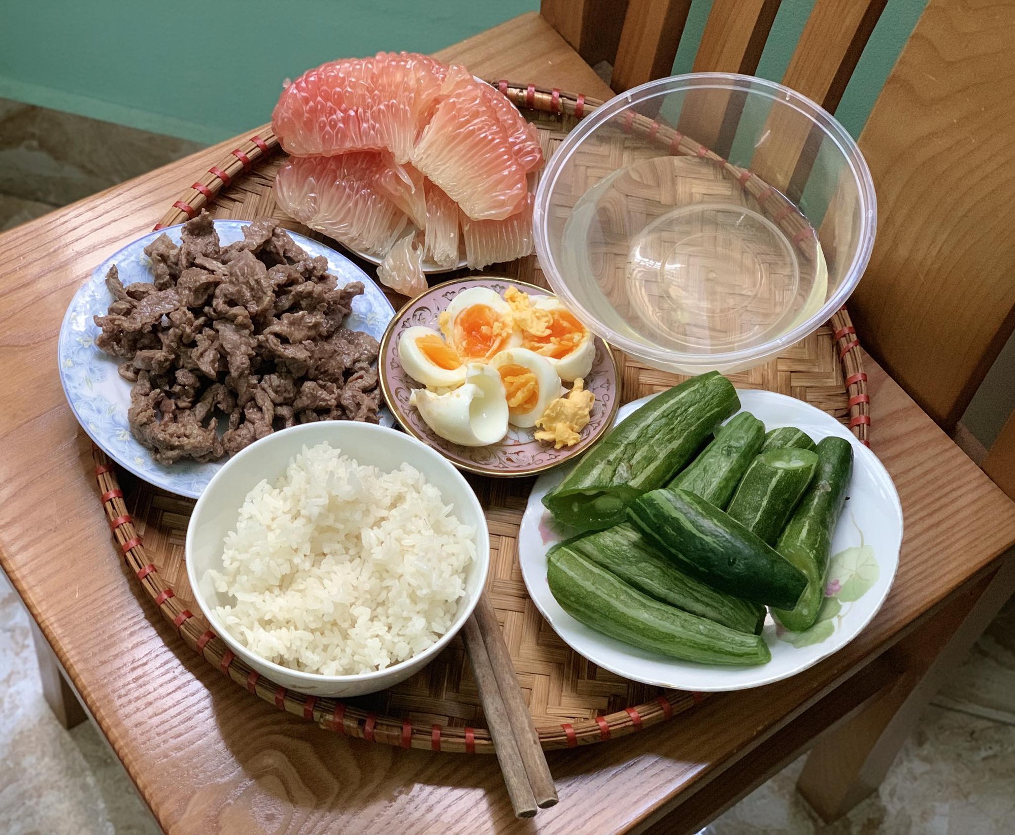 Chồng 9x nấu mâm cơm cữ xuất sắc cho vợ, dân tình tấm tắc: Xứng đáng đẻ đội bóng! - Ảnh 3. Chồng 9x nấu mâm cơm cữ xuất sắc cho vợ, dân tình tấm tắc: Xứng đáng đẻ đội bóng! - Ảnh 3.