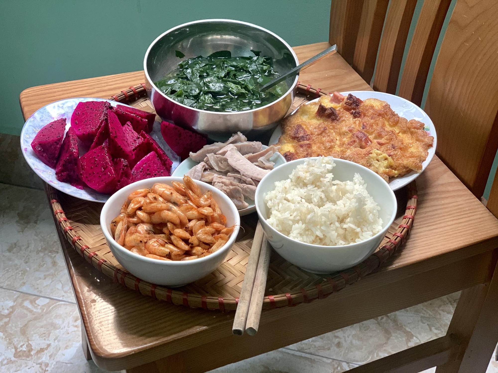 Chồng 9x nấu mâm cơm cữ xuất sắc cho vợ, dân tình tấm tắc: Xứng đáng đẻ đội bóng! - Ảnh 8. Chồng 9x nấu mâm cơm cữ xuất sắc cho vợ, dân tình tấm tắc: Xứng đáng đẻ đội bóng! - Ảnh 8.