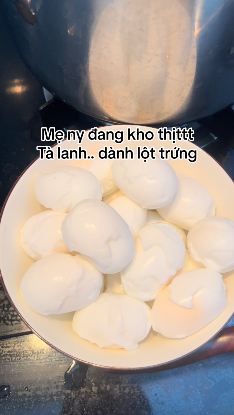 Nhanh nhảu giúp mẹ người yêu bóc trứng để làm món thịt kho trứng, cô gái "nghẹn lời" vì kết quả của chính mình- Ảnh 4. Nhanh nhảu giúp mẹ người yêu bóc trứng để làm món thịt kho trứng, cô gái "nghẹn lời" vì kết quả của chính mình- Ảnh 4.