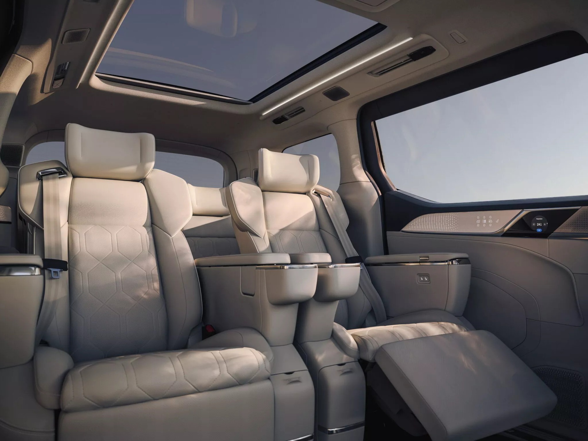Volvo EM90 ra mắt: Nội thất biến được thành phòng chiếu phim, phòng ngủ, chạy 740 km/sạc, cạnh tranh Lexus LM- Ảnh 22. Volvo EM90 ra mắt: Nội thất biến được thành phòng chiếu phim, phòng ngủ, chạy 740 km/sạc, cạnh tranh Lexus LM- Ảnh 22.