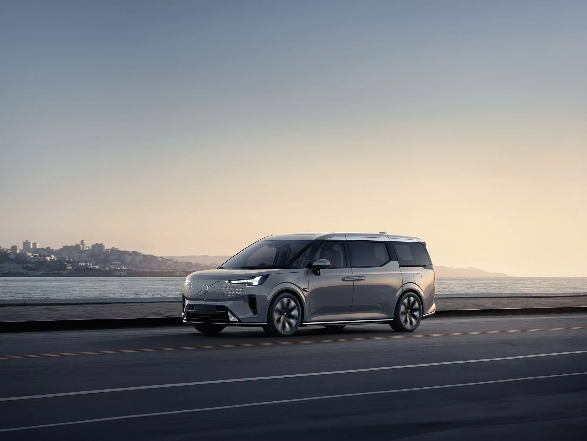 Volvo EM90 ra mắt: Nội thất biến được thành phòng chiếu phim, phòng ngủ, chạy 740 km/sạc, cạnh tranh Lexus LM- Ảnh 7. Volvo EM90 ra mắt: Nội thất biến được thành phòng chiếu phim, phòng ngủ, chạy 740 km/sạc, cạnh tranh Lexus LM- Ảnh 7.