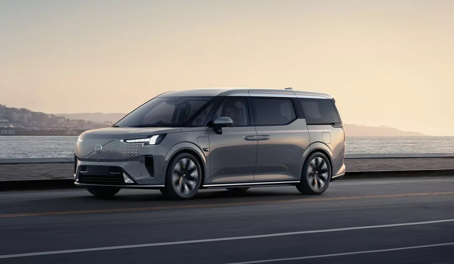 Volvo EM90 ra mắt: Nội thất biến được thành phòng chiếu phim, phòng ngủ, chạy 740 km/sạc, cạnh tranh Lexus LM- Ảnh 1. Volvo EM90 ra mắt: Nội thất biến được thành phòng chiếu phim, phòng ngủ, chạy 740 km/sạc, cạnh tranh Lexus LM- Ảnh 1.