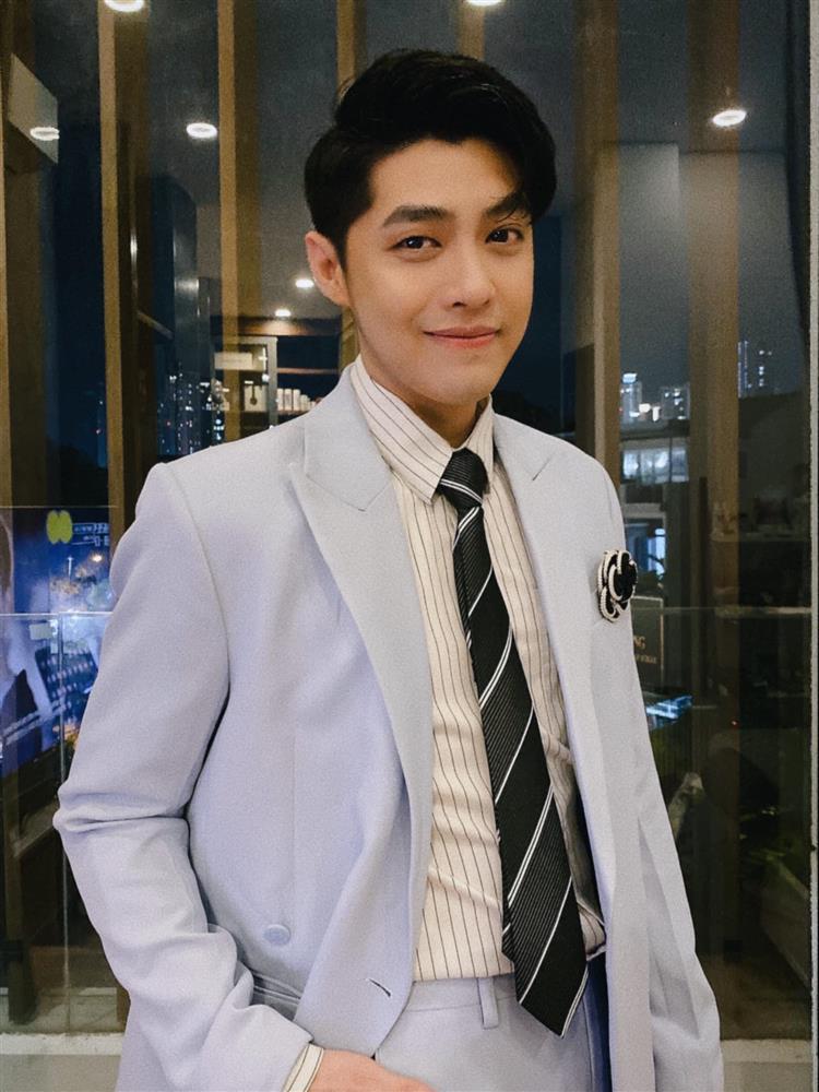 Bị nhầm là Noo Phước Thịnh - Sơn Tùng giữa sân bay, Lê Dương Bảo Lâm cười ngượng chốt hạ 1 câu ngỡ ngàng - Ảnh 5. Bị nhầm là Noo Phước Thịnh - Sơn Tùng giữa sân bay, Lê Dương Bảo Lâm cười ngượng chốt hạ 1 câu ngỡ ngàng - Ảnh 5.