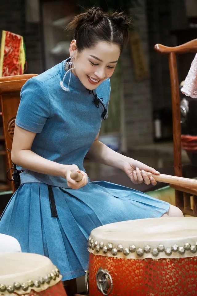 Chi Pu từ khi “Trung tiến": Style nền nã, dịu dàng hơn hẳn, outfit hở bạo ít xuất hiện hẳn- Ảnh 6. Chi Pu từ khi “Trung tiến": Style nền nã, dịu dàng hơn hẳn, outfit hở bạo ít xuất hiện hẳn- Ảnh 6.