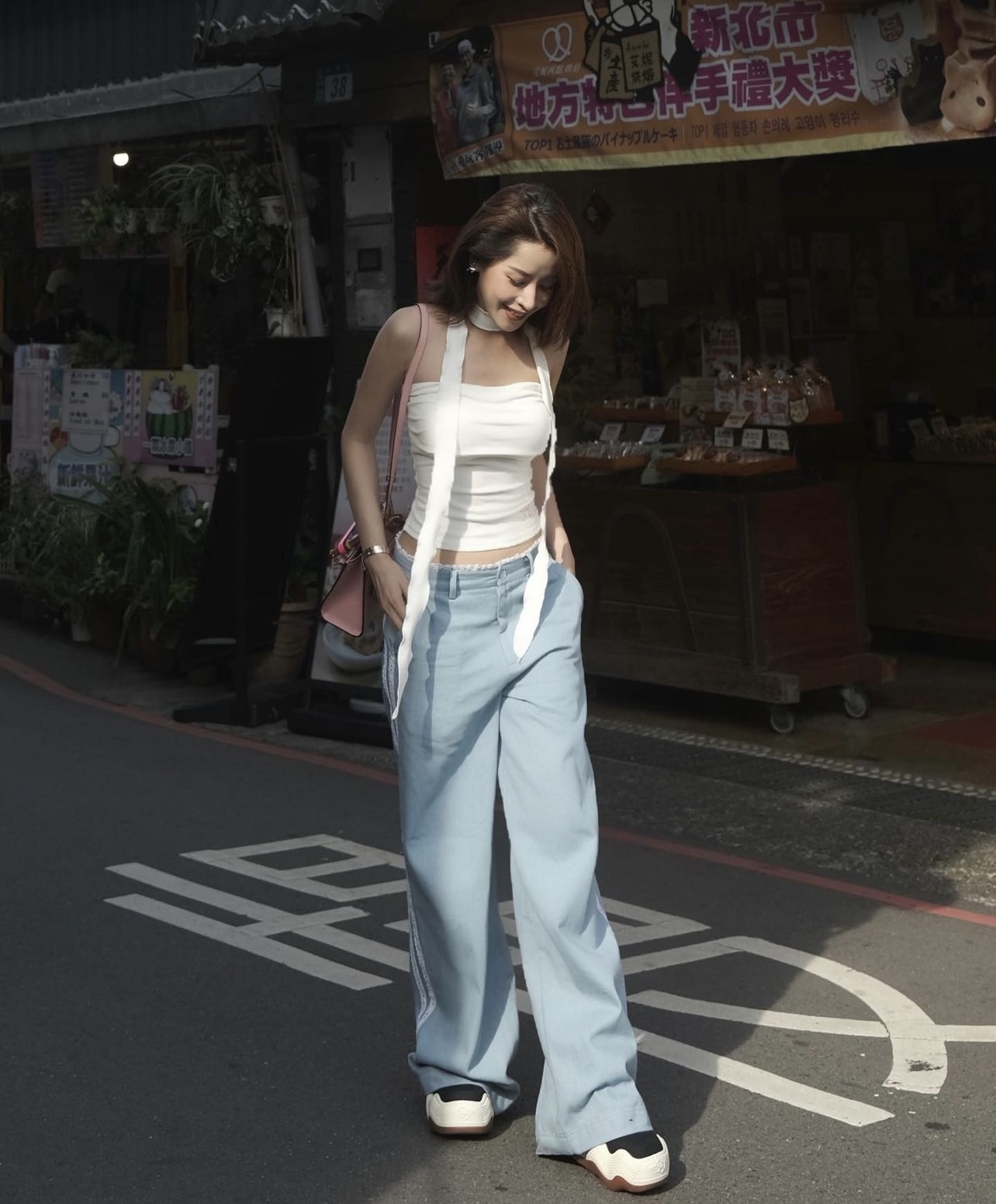 Chi Pu từ khi “Trung tiến": Style nền nã, dịu dàng hơn hẳn, outfit hở bạo ít xuất hiện hẳn- Ảnh 12. Chi Pu từ khi “Trung tiến": Style nền nã, dịu dàng hơn hẳn, outfit hở bạo ít xuất hiện hẳn- Ảnh 12.