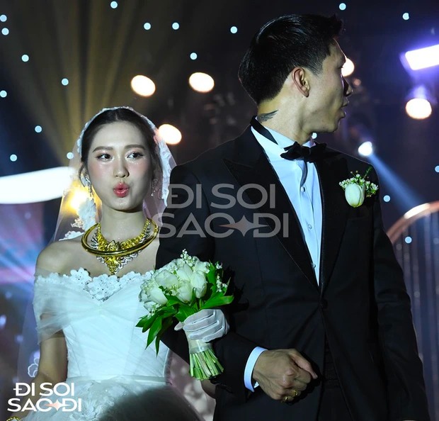 Hà Đức Chinh dự đoán số tiền mừng cưới của Đoàn Văn Hậu và Doãn Hải My là “x tỷ”, chính chủ không phản ứng!- Ảnh 2. Hà Đức Chinh dự đoán số tiền mừng cưới của Đoàn Văn Hậu và Doãn Hải My là “x tỷ”, chính chủ không phản ứng!- Ảnh 2.