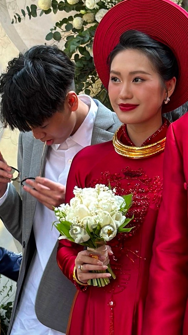 Hà Đức Chinh dự đoán số tiền mừng cưới của Đoàn Văn Hậu và Doãn Hải My là “x tỷ”, chính chủ không phản ứng!- Ảnh 1. Hà Đức Chinh dự đoán số tiền mừng cưới của Đoàn Văn Hậu và Doãn Hải My là “x tỷ”, chính chủ không phản ứng!- Ảnh 1.