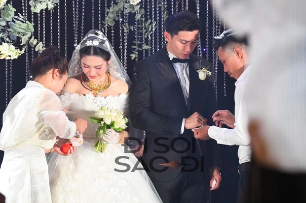Hà Đức Chinh dự đoán số tiền mừng cưới của Đoàn Văn Hậu và Doãn Hải My là “x tỷ”, chính chủ không phản ứng!- Ảnh 3. Hà Đức Chinh dự đoán số tiền mừng cưới của Đoàn Văn Hậu và Doãn Hải My là “x tỷ”, chính chủ không phản ứng!- Ảnh 3.