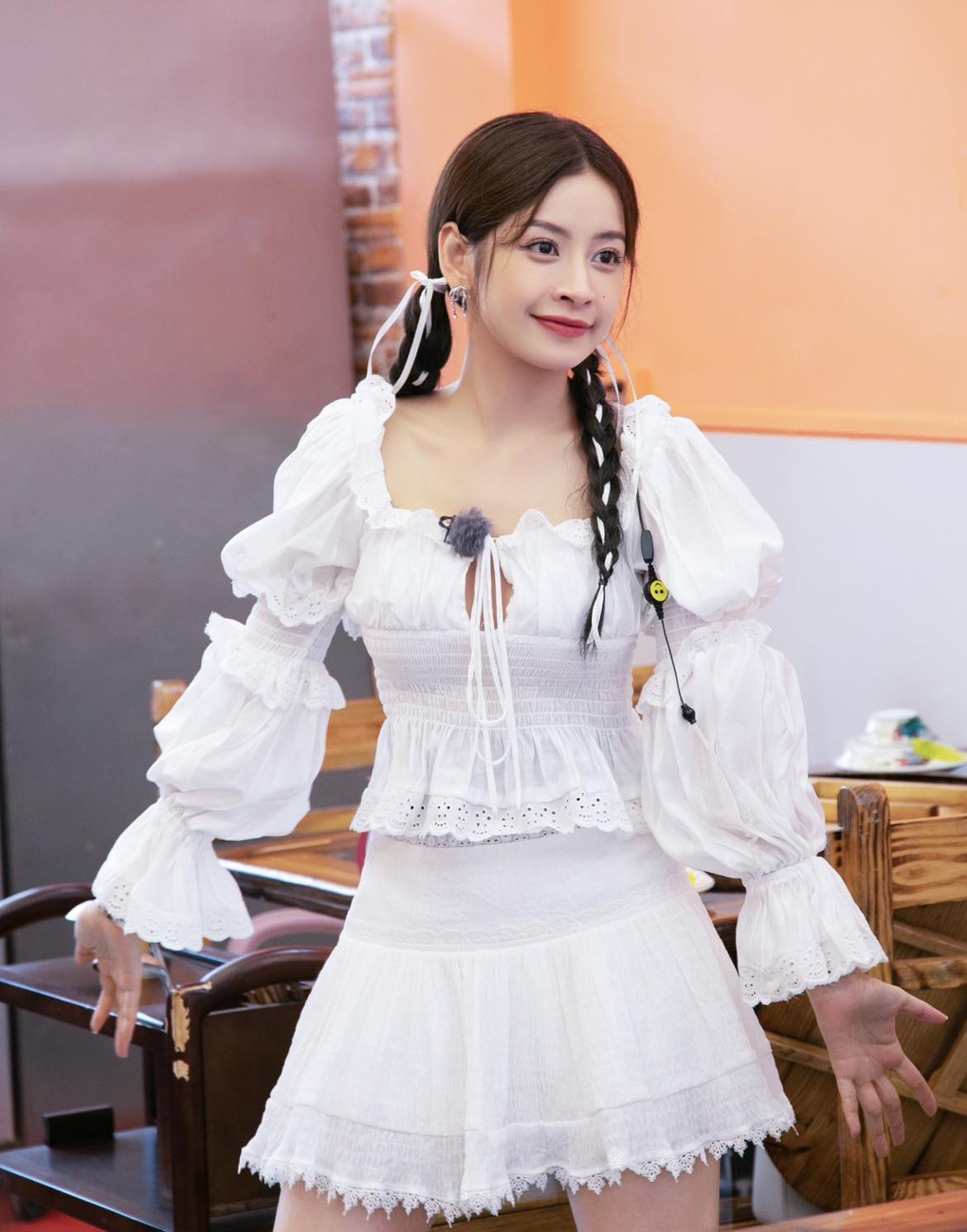 Chi Pu từ khi “Trung tiến": Style nền nã, dịu dàng hơn hẳn, outfit hở bạo ít xuất hiện hẳn- Ảnh 5. Chi Pu từ khi “Trung tiến": Style nền nã, dịu dàng hơn hẳn, outfit hở bạo ít xuất hiện hẳn- Ảnh 5.