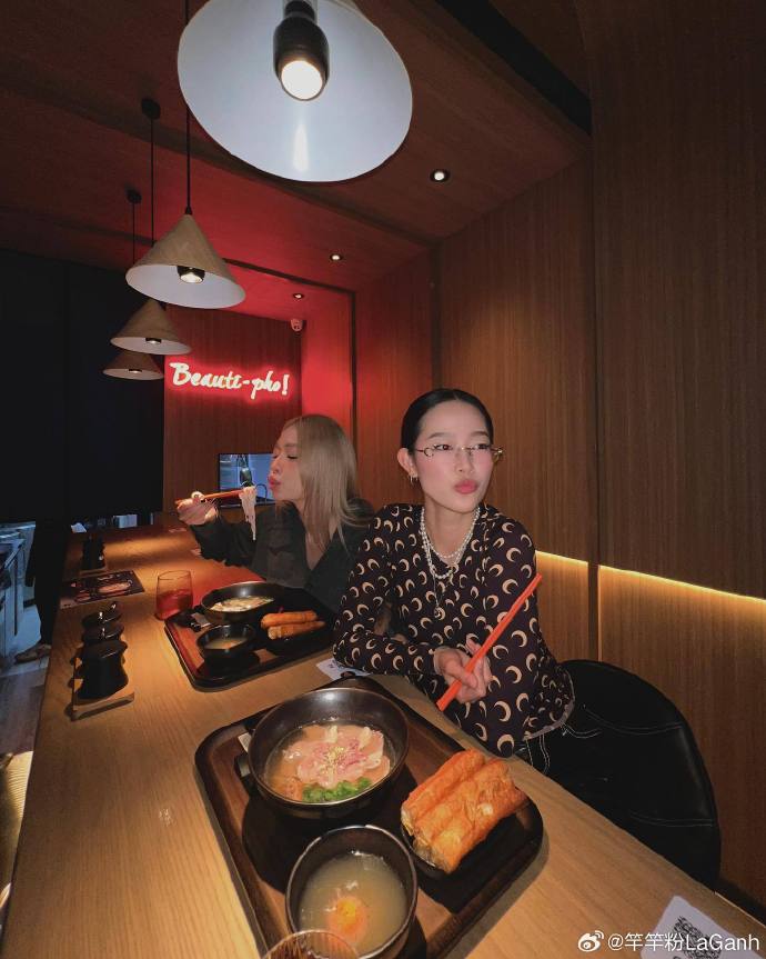 Giữa lúc vướng lùm xùm hát nhép, quán phở của Chi Pu tại Trung Quốc bây giờ thế nào?- Ảnh 7. Giữa lúc vướng lùm xùm hát nhép, quán phở của Chi Pu tại Trung Quốc bây giờ thế nào?- Ảnh 7.