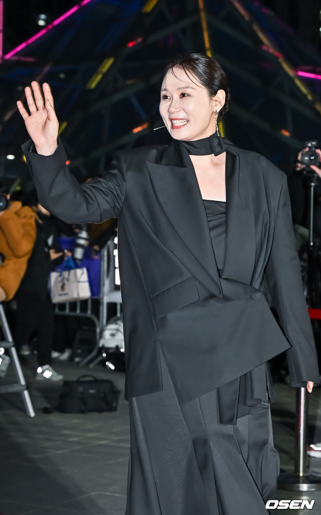 Thảm đỏ "Oscar Hàn Quốc" 2023: Han Hyo Joo khoe lưng trần so kè "ác nữ", nam thần Kang Nam Soon lấn át đồng nghiệp- Ảnh 10.