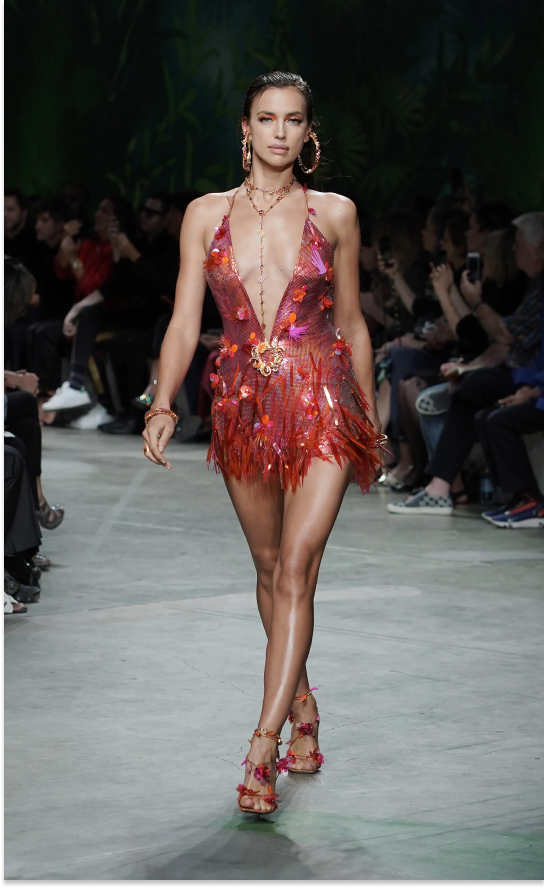 Những bộ "váy báo thù" xứng đáng đi vào sách mẫu, outfit của công nương Diana đứng đầu bảng- Ảnh 11. Những bộ "váy báo thù" xứng đáng đi vào sách mẫu, outfit của công nương Diana đứng đầu bảng- Ảnh 11.