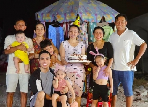 Lê Dương Bảo Lâm đá gãy quạt máy, bỏ nhà ra đi khi Quỳnh Quỳnh mâu thuẫn và tuyệt giao với mẹ chồng- Ảnh 4. Lê Dương Bảo Lâm đá gãy quạt máy, bỏ nhà ra đi khi Quỳnh Quỳnh mâu thuẫn và tuyệt giao với mẹ chồng- Ảnh 4.