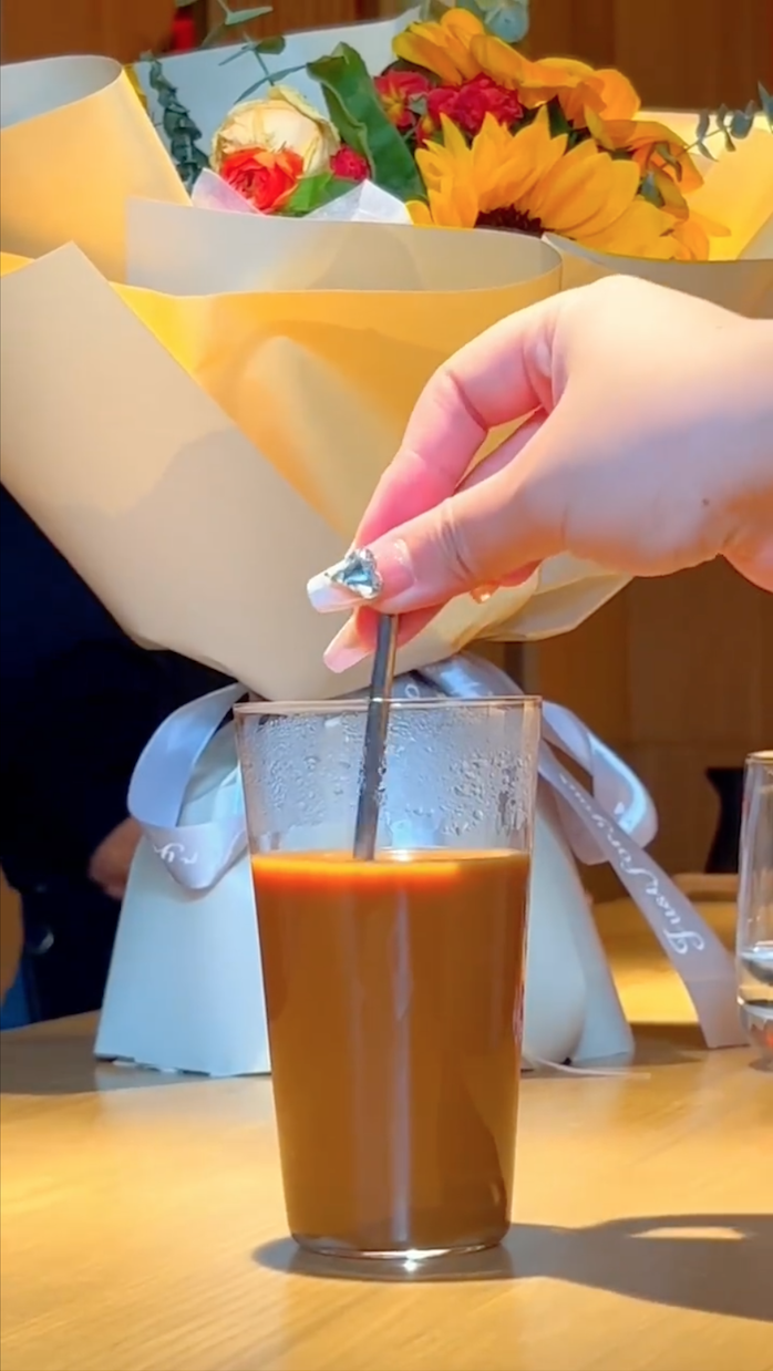 Giữa lúc vướng lùm xùm hát nhép, quán phở của Chi Pu tại Trung Quốc bây giờ thế nào?- Ảnh 10. Giữa lúc vướng lùm xùm hát nhép, quán phở của Chi Pu tại Trung Quốc bây giờ thế nào?- Ảnh 10.