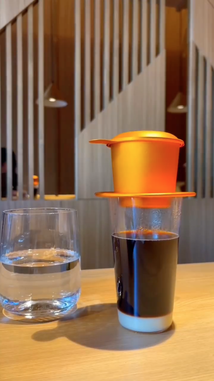 Giữa lúc vướng lùm xùm hát nhép, quán phở của Chi Pu tại Trung Quốc bây giờ thế nào?- Ảnh 11. Giữa lúc vướng lùm xùm hát nhép, quán phở của Chi Pu tại Trung Quốc bây giờ thế nào?- Ảnh 11.