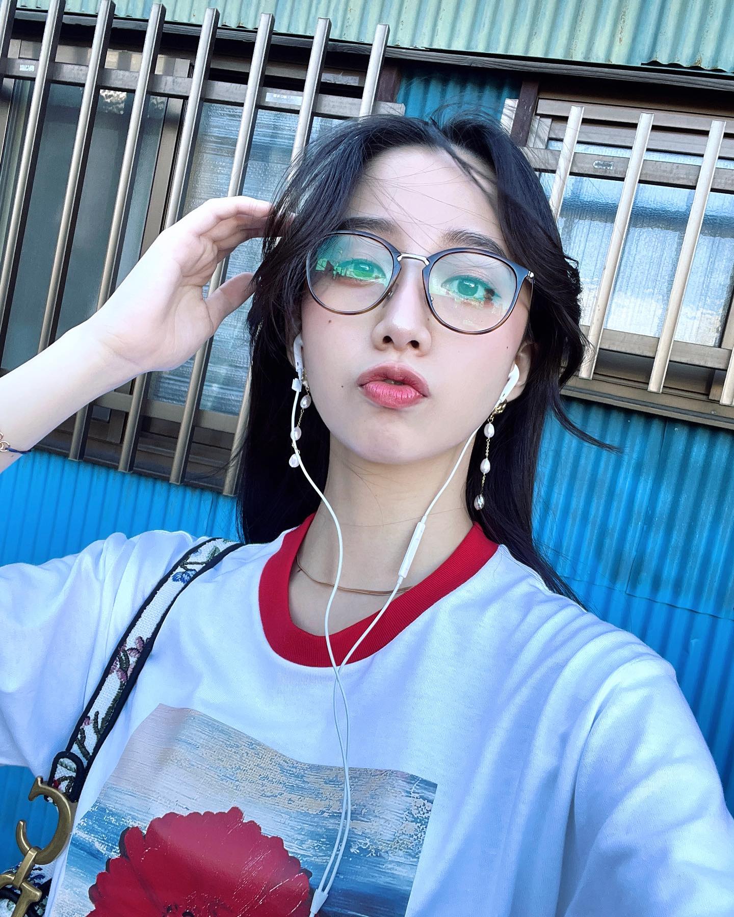 Hai con gái tuyệt phẩm của cặp đôi bị ghét nhất Jbiz: Chị là Đại sứ Dior Beauty, em 16 tuổi đã diễn cho Chanel- Ảnh 7.