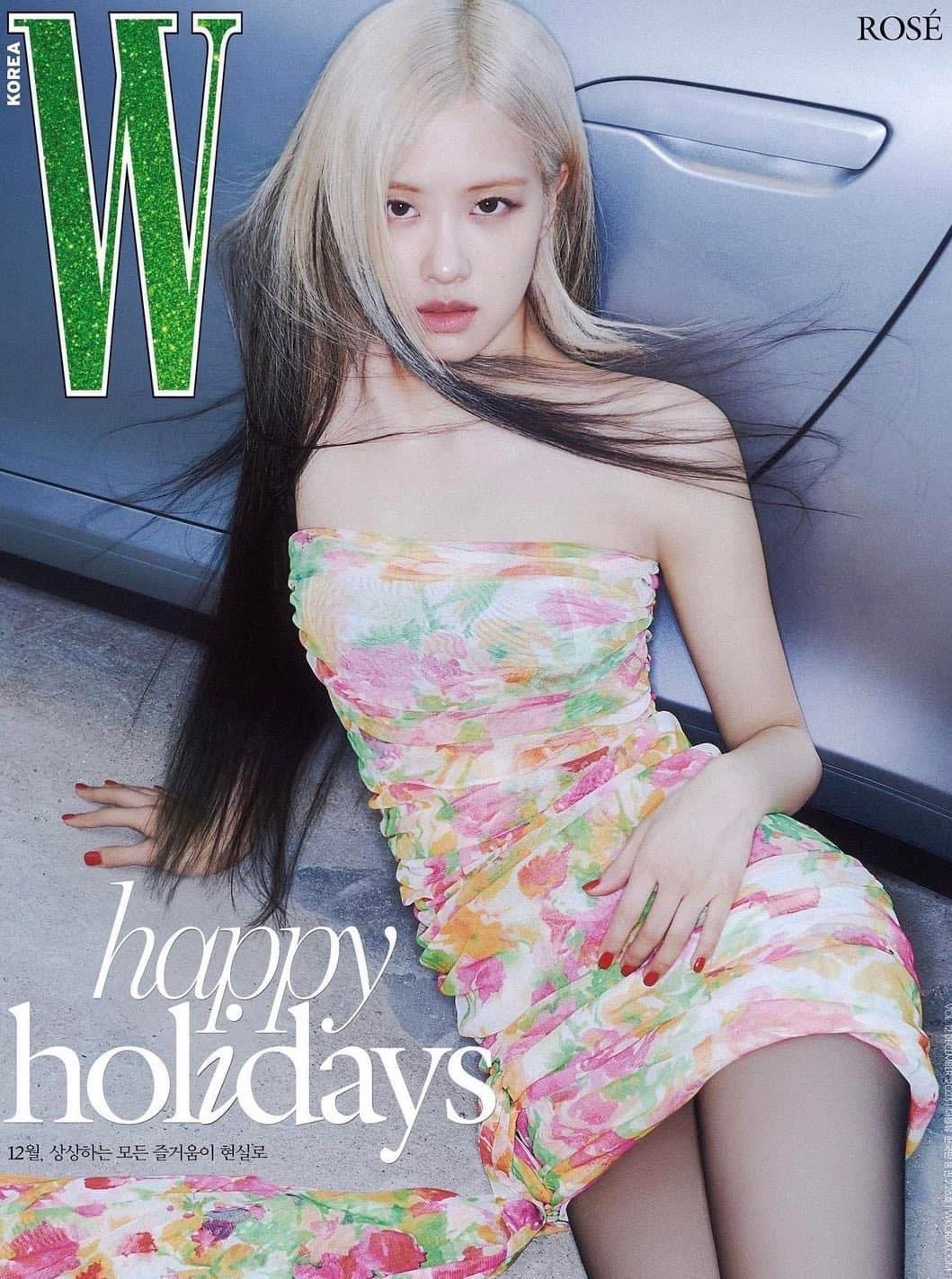 Rosé càng ngày càng bạo, khoe body “size 0” trong chiếc đầm xuyên thấu “đốt mắt" người nhìn- Ảnh 1.