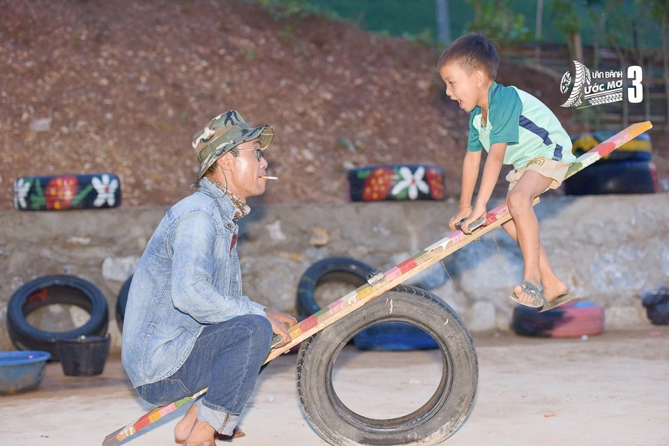 Lăn bánh ước mơ: Câu chuyện về cuộc đời thứ 2 của lốp xe và "những kẻ ham chơi đi xin nụ cười"- Ảnh 3.