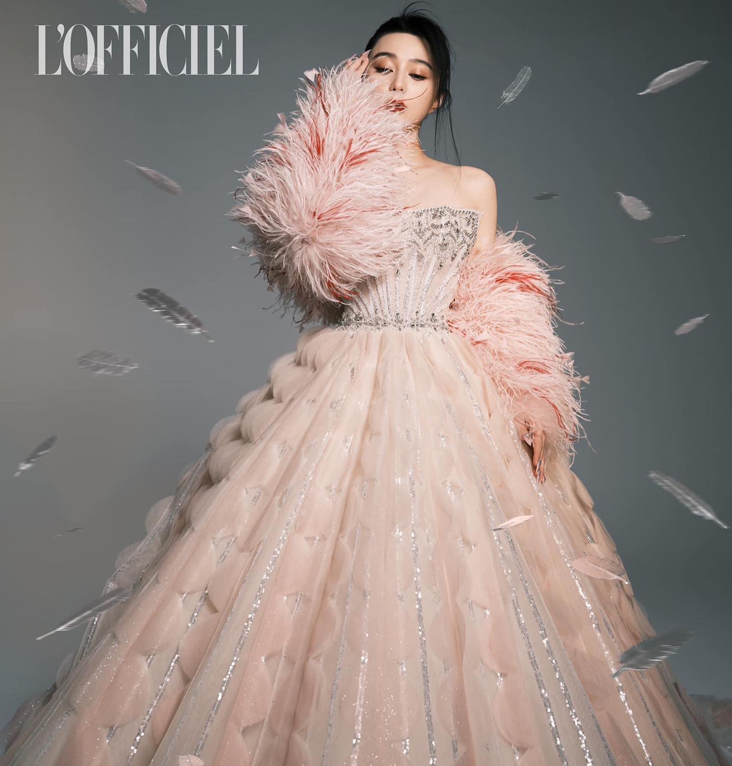 Lưu Diệc Phi, Phạm Băng Băng và nhiều sao nữ quốc tế gần đây đều "mê tít" đầm dạ hội của các NTK Việt- Ảnh 8. Lưu Diệc Phi, Phạm Băng Băng và nhiều sao nữ quốc tế gần đây đều "mê tít" đầm dạ hội của các NTK Việt- Ảnh 8.