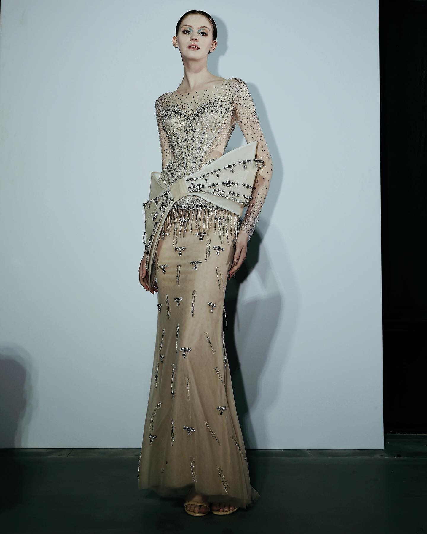 Lưu Diệc Phi, Phạm Băng Băng và nhiều sao nữ quốc tế gần đây đều "mê tít" đầm dạ hội của các NTK Việt- Ảnh 4. Lưu Diệc Phi, Phạm Băng Băng và nhiều sao nữ quốc tế gần đây đều "mê tít" đầm dạ hội của các NTK Việt- Ảnh 4.