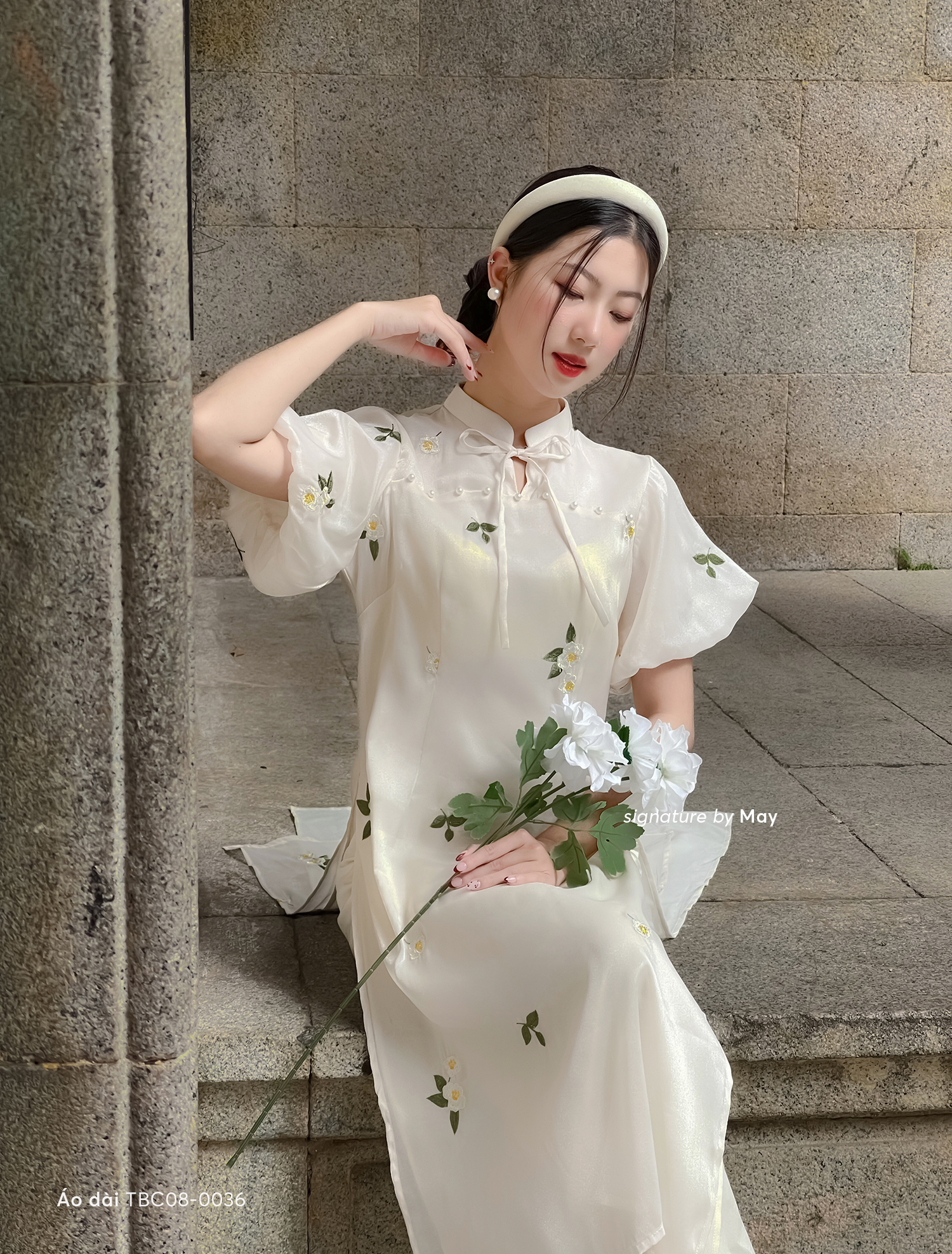 Xu hướng áo dài cách tân Tết 2024 tập trung vào một chi tiết cách điệu- Ảnh 5.