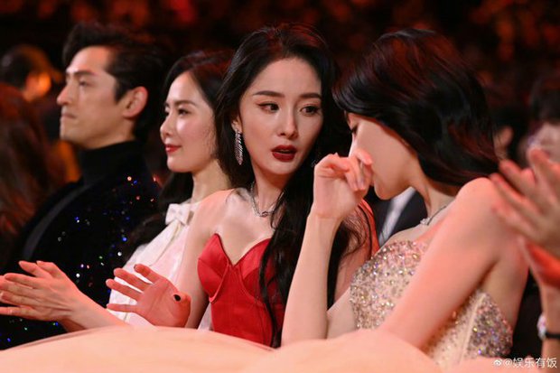 "Thánh meme" Dương Mịch: Lên hot search trong đêm vì tái hiện màn biểu cảm ngỡ ngàng bên Angelababy- Ảnh 6.