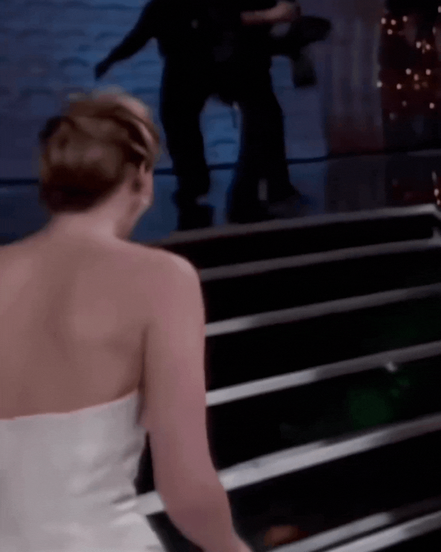 Jennifer Lawrence và cú ngã trên chiếc váy gần trăm tỷ 10 năm trước đến giờ vẫn là topic hot bền bỉ- Ảnh 1. Jennifer Lawrence và cú ngã trên chiếc váy gần trăm tỷ 10 năm trước đến giờ vẫn là topic hot bền bỉ- Ảnh 1.