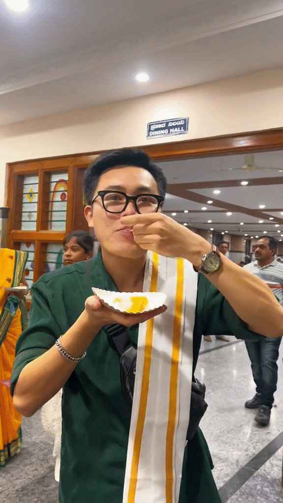 Thanh niên Việt review ăn cưới ở Ấn Độ: Nhà hàng trải lá chuối thay bát đĩa, “đứng hình” khi bị hỏi về món lẩu- Ảnh 6.