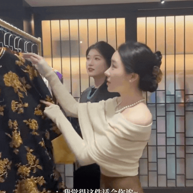 Phú bà tuổi 30: Cuộc sống như mơ, được chồng tặng toàn đồ quý giá, con gái 2 tuổi đã có của hồi môn- Ảnh 8. Phú bà tuổi 30: Cuộc sống như mơ, được chồng tặng toàn đồ quý giá, con gái 2 tuổi đã có của hồi môn- Ảnh 8.