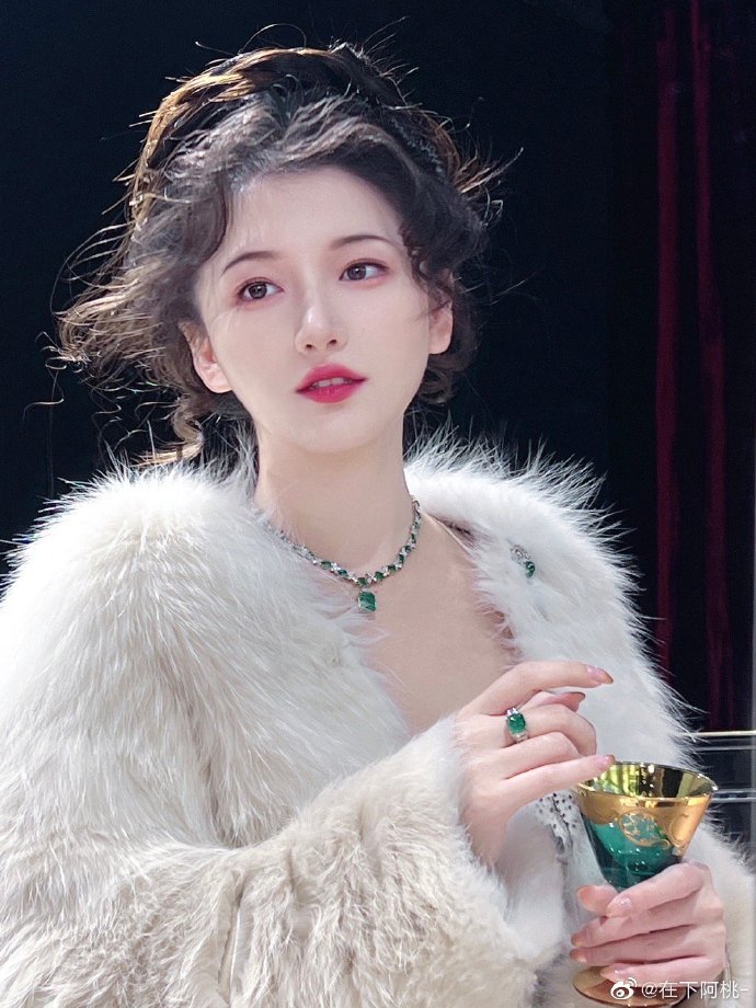 Phú bà tuổi 30: Cuộc sống như mơ, được chồng tặng toàn đồ quý giá, con gái 2 tuổi đã có của hồi môn- Ảnh 17. Phú bà tuổi 30: Cuộc sống như mơ, được chồng tặng toàn đồ quý giá, con gái 2 tuổi đã có của hồi môn- Ảnh 17.
