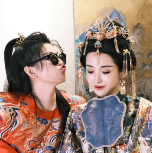Phú bà tuổi 30: Cuộc sống như mơ, được chồng tặng toàn đồ quý giá, con gái 2 tuổi đã có của hồi môn- Ảnh 3. Phú bà tuổi 30: Cuộc sống như mơ, được chồng tặng toàn đồ quý giá, con gái 2 tuổi đã có của hồi môn- Ảnh 3.