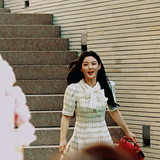 Kim Yoo Jung chính là mỹ nhân mặc đẹp nhất phim Hàn hiện tại, đúng chất tiểu thư sang chảnh mọi khung hình- Ảnh 10.
